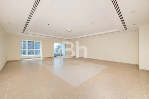 Vacant | Unfurnished | High floor | Sea view