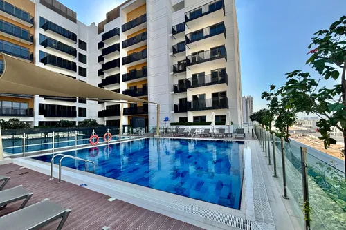 Apartment in Azizi Pearl