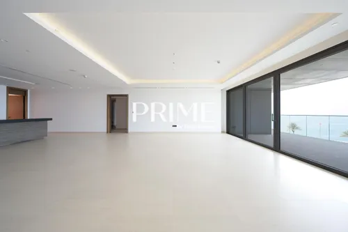 5 Bedrooms Apartment in Mansion 6