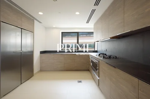 5 Bedrooms Apartment in Mansion 6