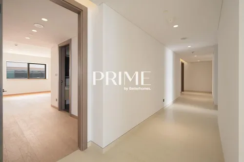5 Bedrooms Apartment in Mansion 6