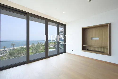 5 Bedrooms Apartment in Mansion 6