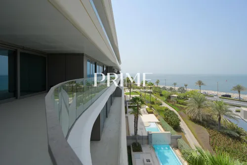 5 Bedrooms Apartment in Mansion 6