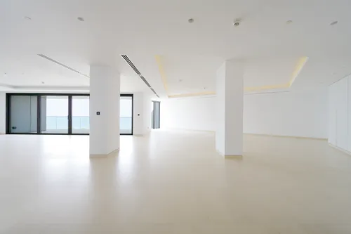 5 Bedrooms Apartment in Mansion 6