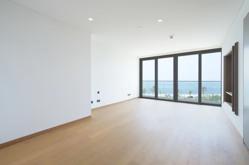 5 Bedrooms Apartment in Mansion 6