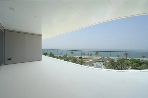 5 Bedrooms Apartment in Mansion 6