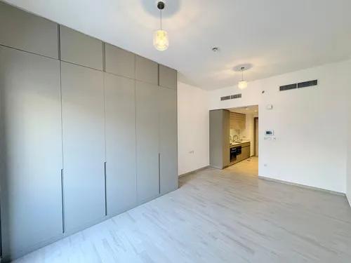 Spacious | Open views | Low floor | Laundry Room