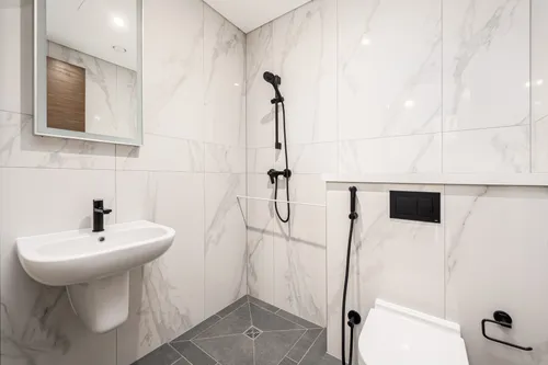 3 Bedrooms Apartment in The Crest