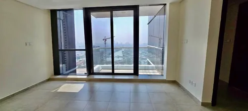 2 Bedrooms Apartment in Goldcrest Views 2
