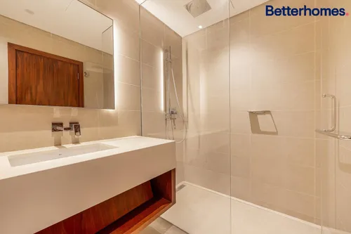 2 Bedrooms Apartment in Marina Gate 1