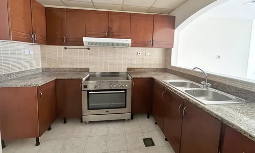 2 Bedrooms Apartment in Lake Point Tower