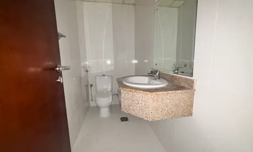 2 Bedrooms Apartment in Lake Point Tower