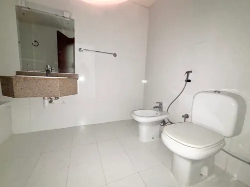 2 Bedrooms Apartment in Lake Point Tower