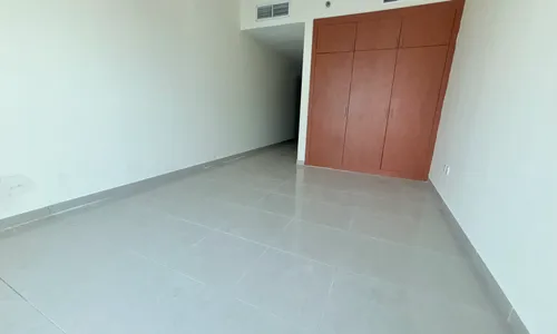 2 Bedrooms Apartment in Lake Point Tower