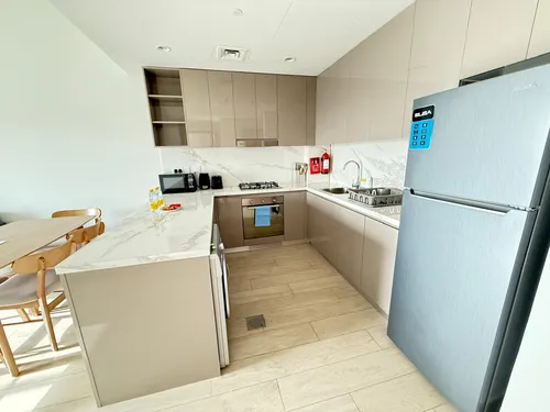 2 Bedrooms Apartment in Azizi Amber