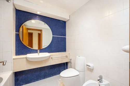 3 Bedrooms Apartment in 21st Century Tower