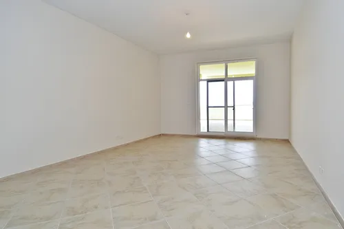 2 Bedrooms Apartment in Fox Hill 7