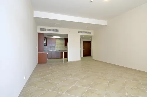 2 Bedrooms Apartment in Fox Hill 7