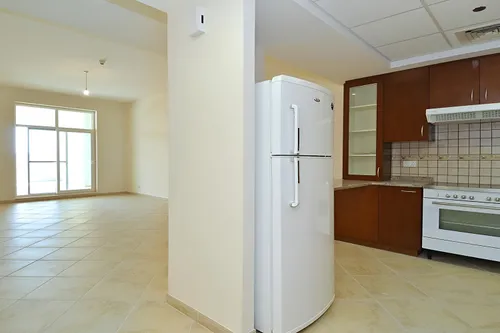 2 Bedrooms Apartment in Fox Hill 7