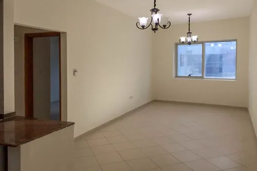 Vacant | unfurnished | chiller free