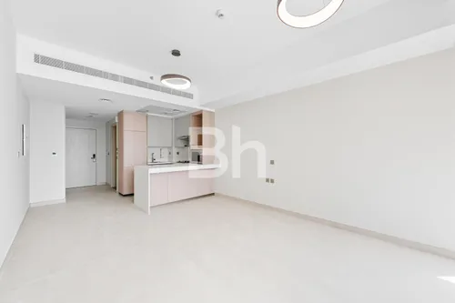 Move In Ready|Unfurnished |Modern Studio Apartment