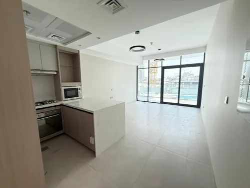 Move In Ready|Unfurnished |Modern Studio Apartment