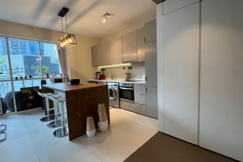 1 Bedroom Apartment in West Avenue Tower
