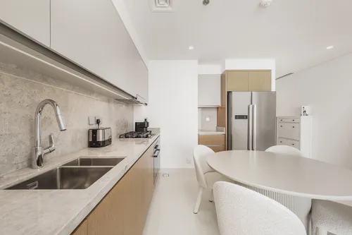 2 Bedrooms Apartment in Beach Isle