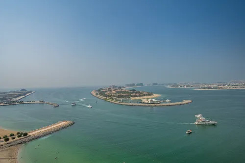 2 Bedrooms Apartment in Beach Isle