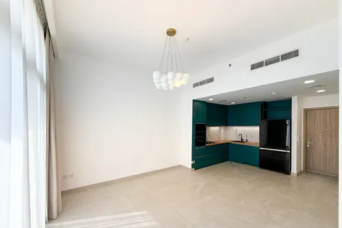 6 Cheques | Vacant Now | With Balcony and Parking|