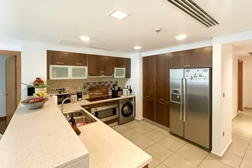 2 Bedrooms Apartment in Marina Residences 2