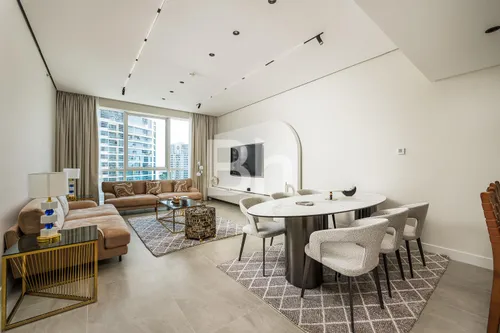 Upgraded | Elegantly Furnished | Beachfront Living