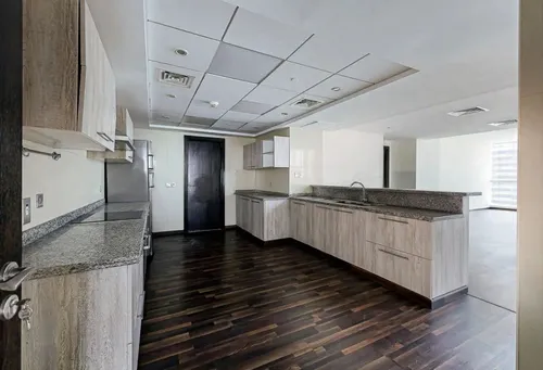 4 Bedrooms Apartment in 23 Marina