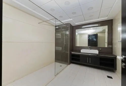 4 Bedrooms Apartment in 23 Marina
