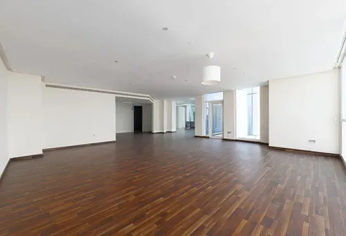 4 Bedrooms Apartment in 23 Marina