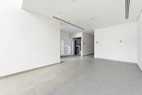 Duplex Unfurnished | Spacious | Prime Location
