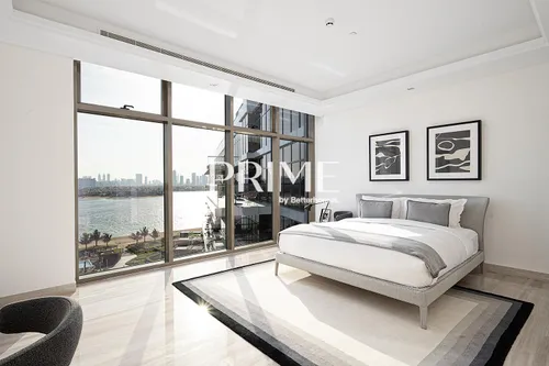 4 Bedrooms Apartment in The 8