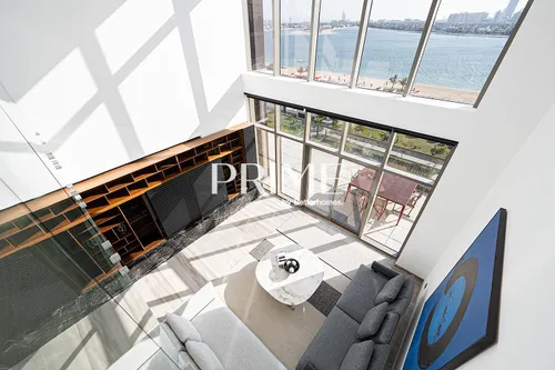 4 Bedrooms Apartment in The 8