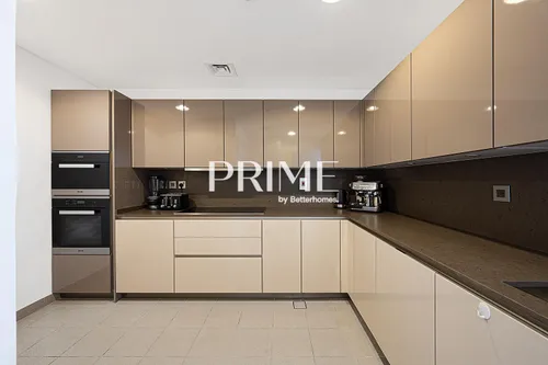 4 Bedrooms Apartment in The 8