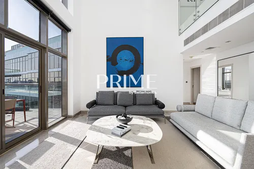 4 Bedrooms Apartment in The 8