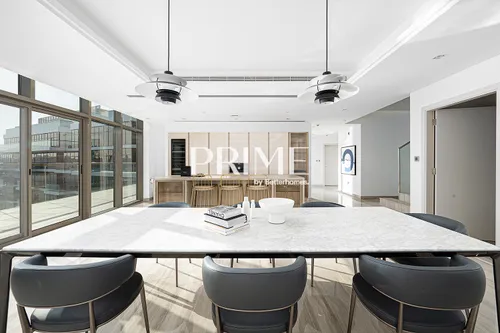 4 Bedrooms Apartment in The 8