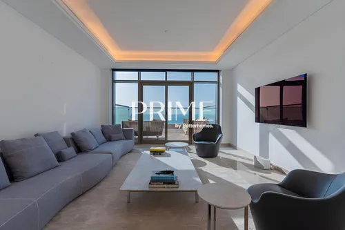 4 Bedrooms Apartment in The 8