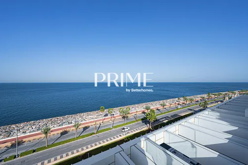 4 Bedrooms Apartment in The 8