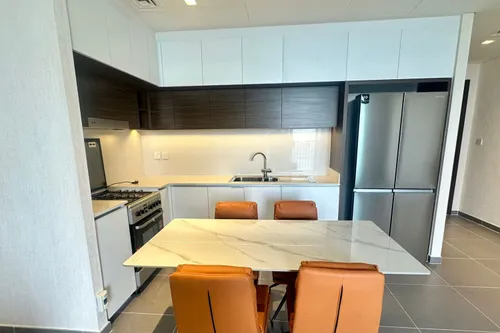 2 Bedrooms Apartment in Creek Edge Tower 1