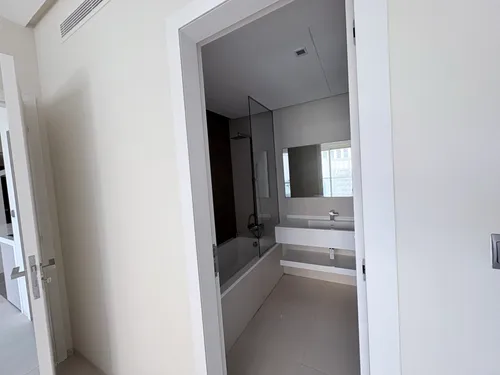 1 Bedroom Apartment in West Avenue Tower