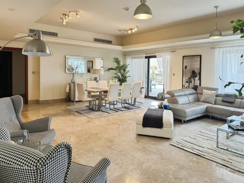 4 Bedrooms Apartment in The Fairmont Palm Residence North