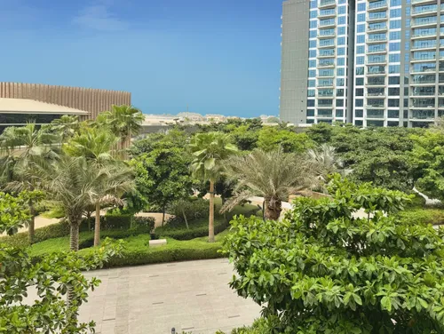 4 Bedrooms Apartment in The Fairmont Palm Residence North