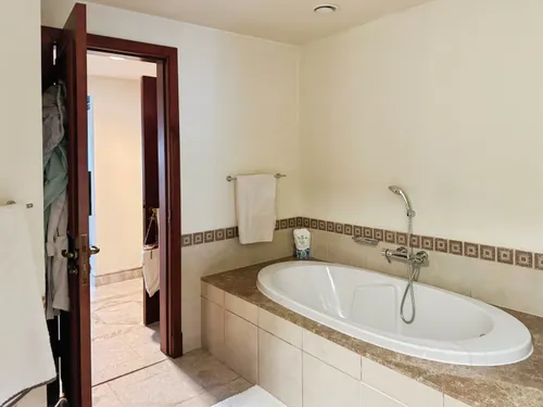 4 Bedrooms Apartment in The Fairmont Palm Residence North