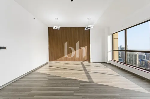 Vacant | Marina View | Upgraded