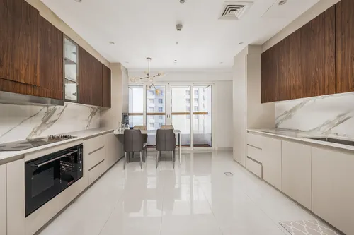 4 Bedrooms Apartment in Elite Residence